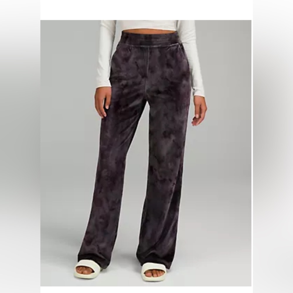 Lululemon size 8 velour
